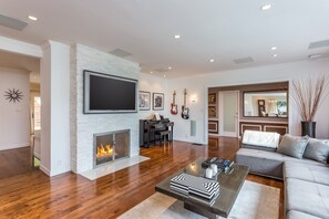 Smart TV, fireplace, DVD player, music library