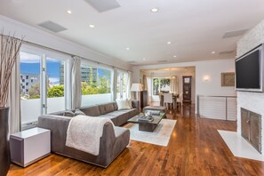 Smart TV, fireplace, DVD player, music library