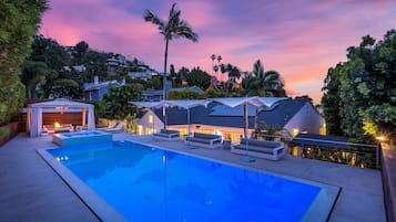 室外游泳池,恒温泳池