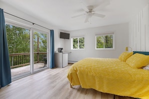 4 bedrooms, iron/ironing board, travel crib, free WiFi