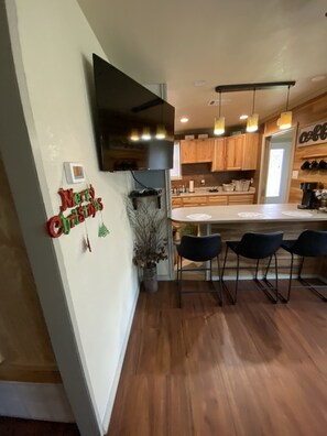 冰箱、微波炉、烤箱、炉灶