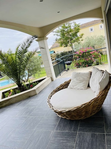 Splendide villa avec piscine chaufee