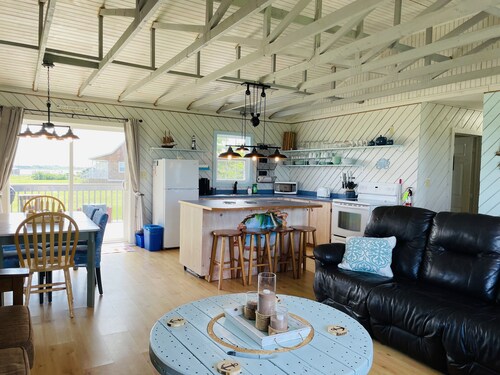 The Sea Drift in Darnley!  Close Twin shores and Thunder Cove Beaches!