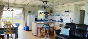 The Sea Drift in Darnley!  Close Twin shores and Thunder Cove Beaches!