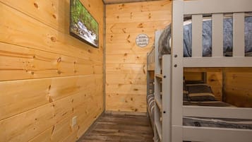 4 bedrooms, iron/ironing board, travel cot, WiFi