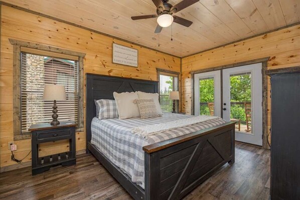 4 bedrooms, iron/ironing board, travel cot, WiFi