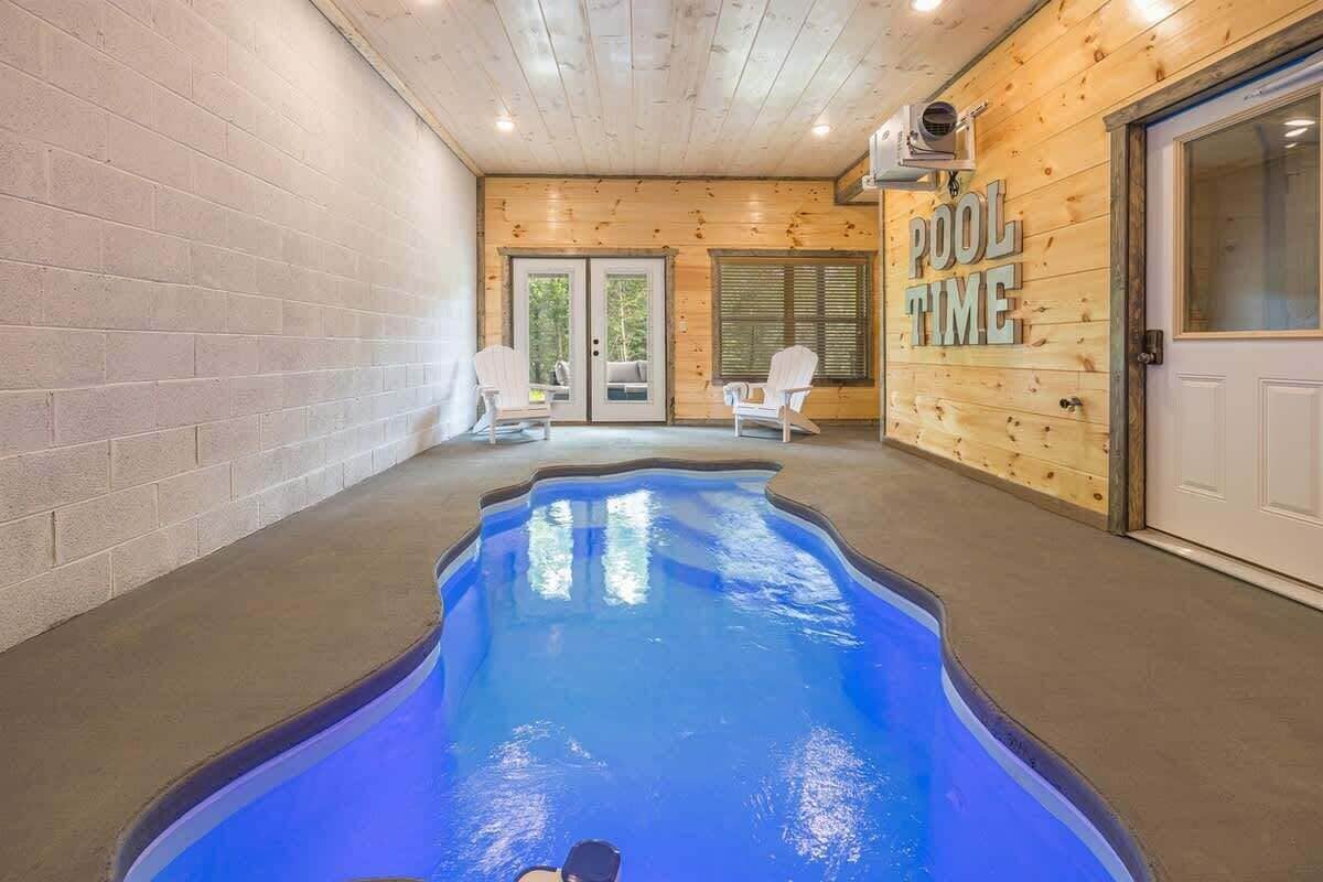 Una piscina cubierta