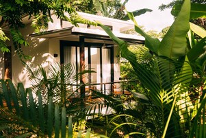 Deluxe Room | Premium bedding, Tempur-Pedic beds, minibar, in-room safe