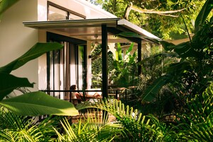 Deluxe Room | Premium bedding, Tempur-Pedic beds, minibar, in-room safe