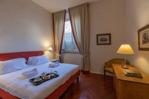 2 habitaciones, tabla de planchar con plancha y cuna de viaje 