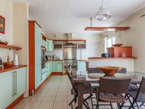 Frigorifero, microonde, forno, lavastoviglie