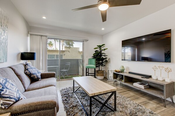 Smart TV, printers - Enjoy Luxury of Scottsdale (Scottsdale)