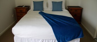 BLK Stays Guest House Deluxe Unit One Side