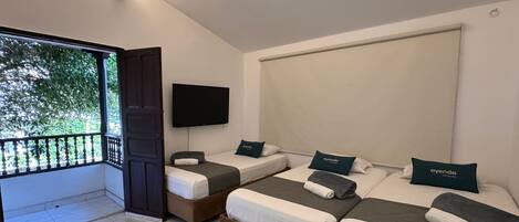 Ropa de cama hipoalergénica, tabla de planchar con plancha, wifi gratis