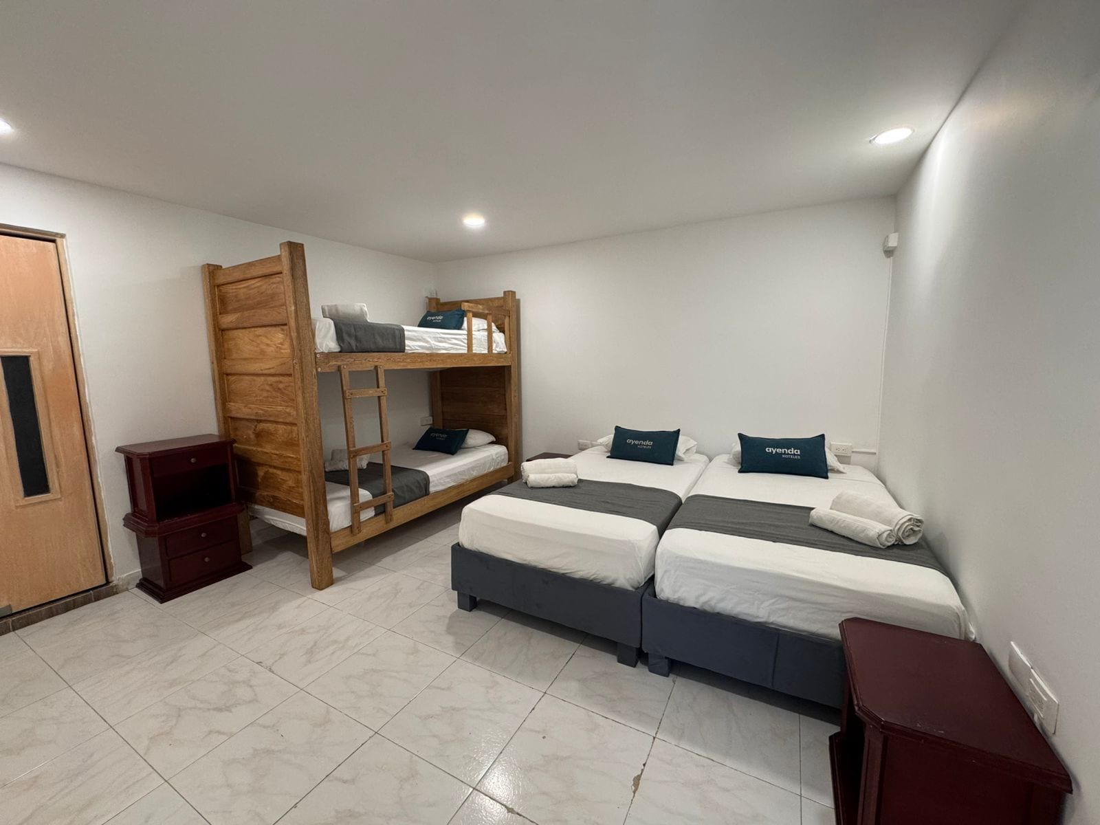 Kahden hengen huone (kaksi sänkyä) | Allergiatestatut vuodevaatteet, silitysrauta/-lauta, ilmainen Wi-Fi