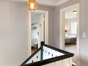 3 chambres, fer et planche à repasser, Wi-Fi, draps fournis