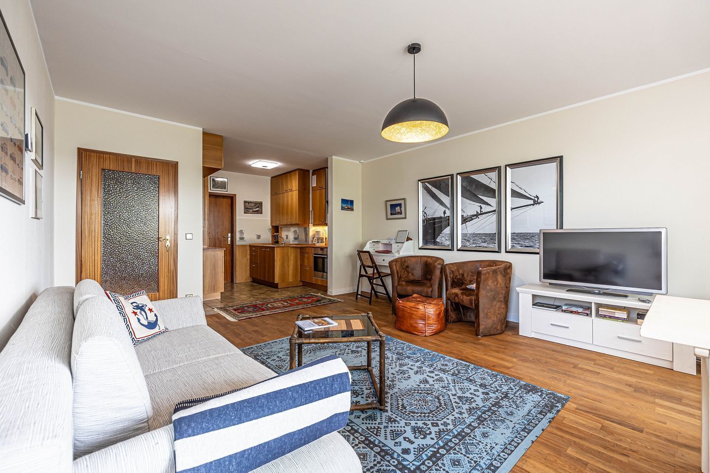 Télévision, chaîne hi-fi