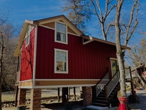 Exterior - Ashford Lodge: Urban Treehouse #11 (Eureka Springs)