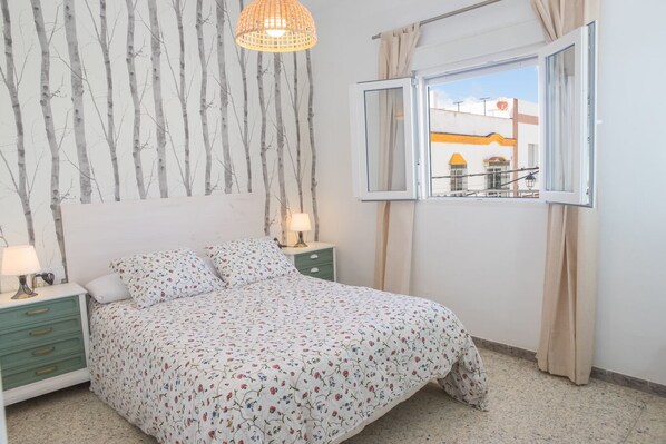 3 dormitorios, tabla de planchar con plancha, wifi y ropa de cama