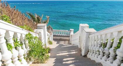 Magnífica duplex renovado con piscina garaje y jardín, frente a la playa de...