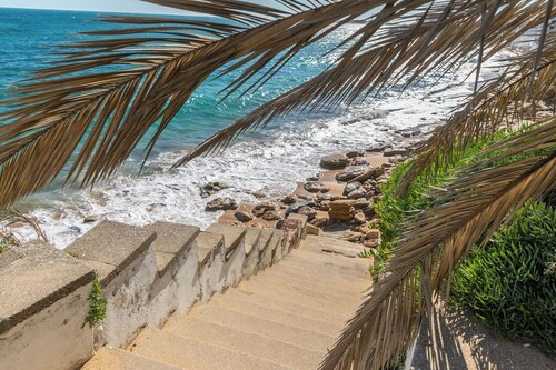 Magnífica duplex renovado con piscina garaje y jardín, frente a la playa