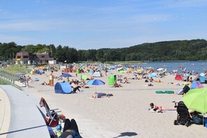 Unclassified image, 5 of 32, button