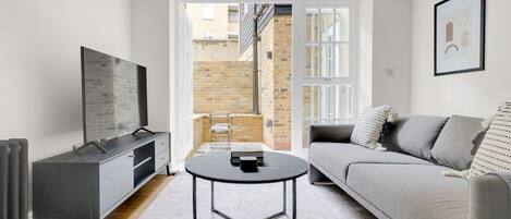 Fernseher, Stereoanlage