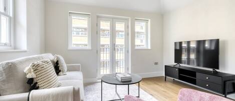 Fernseher, Stereoanlage