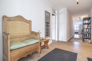 Unclassified image, 5 of 37, button