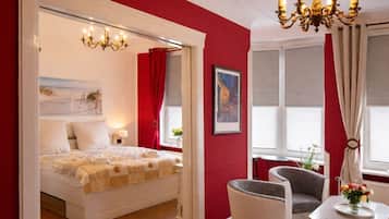 2 Schlafzimmer, Zimmersafe, Schreibtisch, Bügeleisen/Bügelbrett
