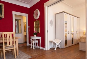2 bedrooms, in-room safe, desk, iron/ironing board - fewo1846 - Royal Suite - fewo1846 - Royal Suite / centrally located 3-room (Flensburg)