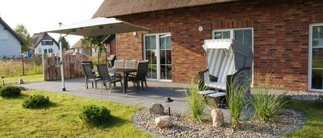 تناول الطعام بالخارج