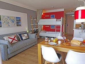 Unclassified image, 5 of 24, button