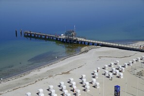 Unclassified image, 5 of 18, button