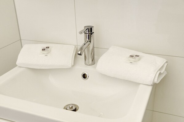 Unclassified image, 1 of 21, button