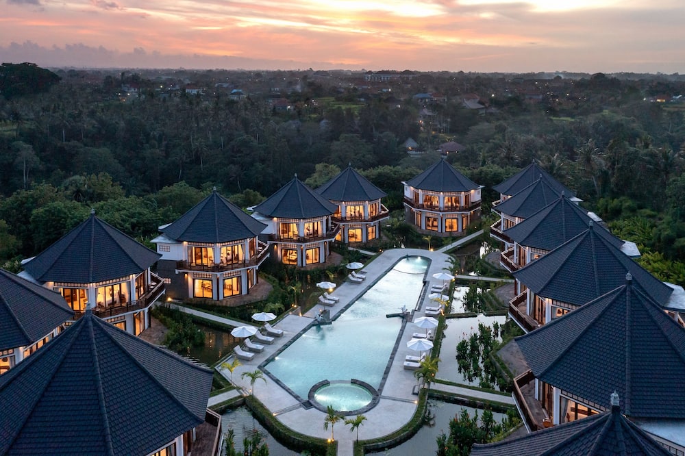Swan Paradise A Pramana Experience