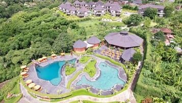3 outdoor pools, open 7:00 AM to 6:00 PM, pool umbrellas, sun loungers