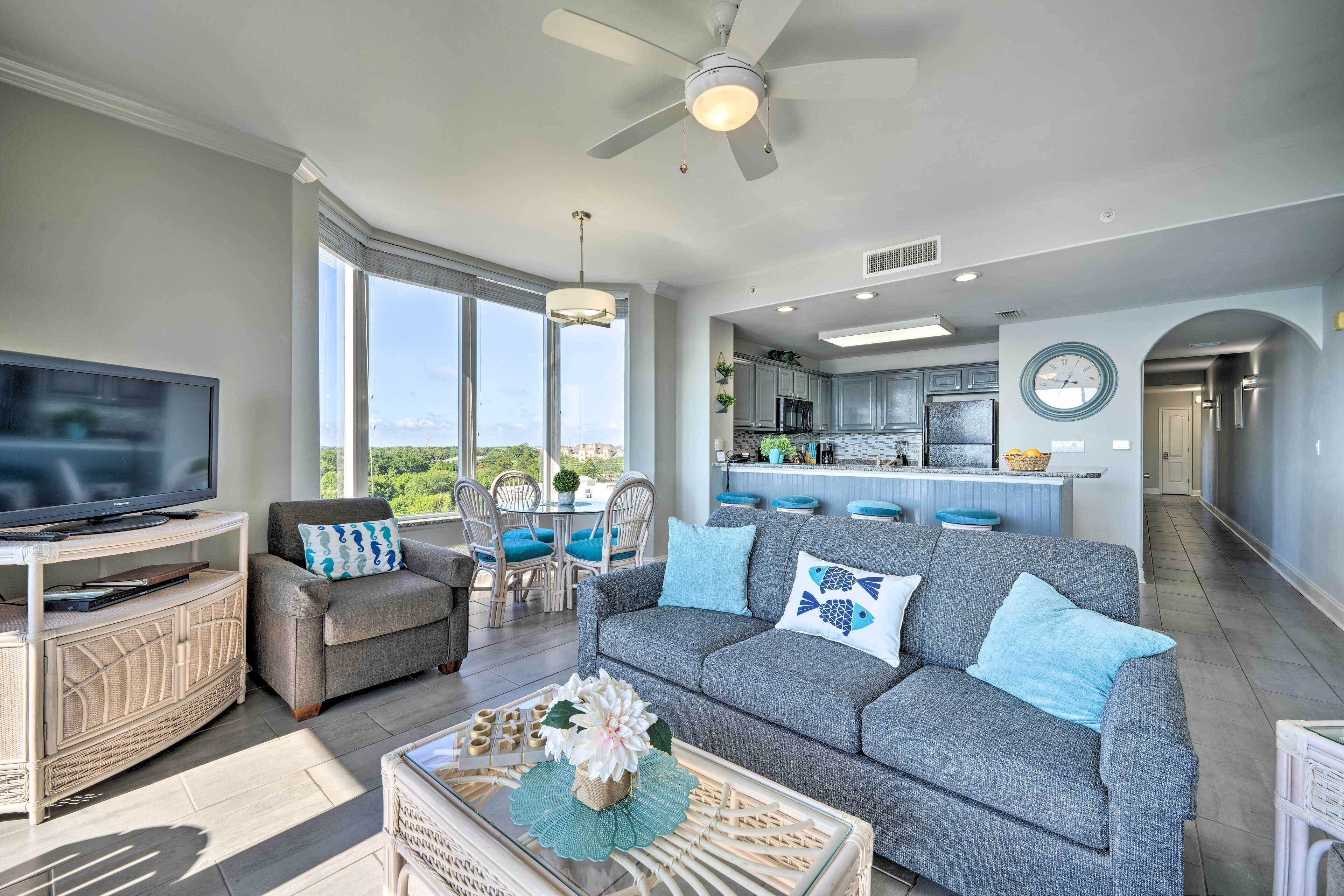 Modern Resort Condo ~ 2 Mi to Disney + Universal!