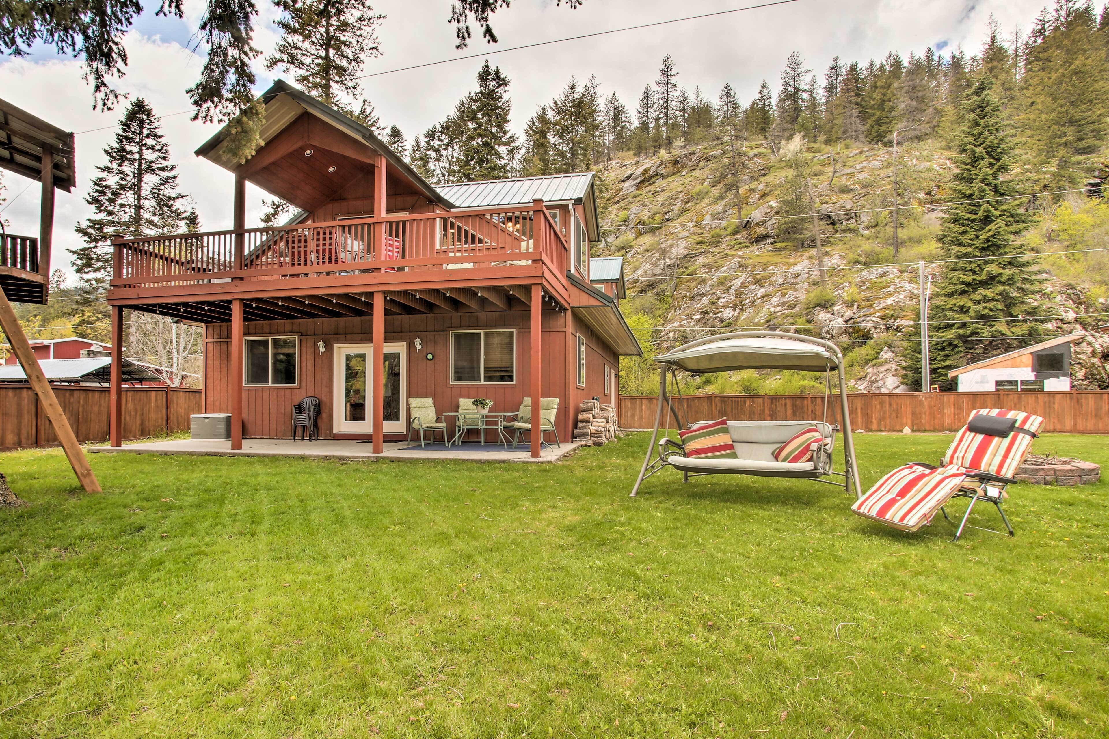 Winter/Summer Twin Lakes Retreat Near Skiing!