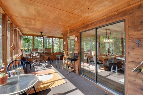 Waterfront ‘CasAbella Cottage’ w/ Kayaks & Fishing