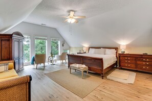 3 bedrooms, iron/ironing board, free Internet, bed sheets - Waterfront ‘CasAbella Cottage’ w/ Kayaks & Fishing (Mt Airy)