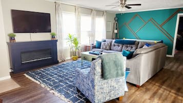 TV connectée, cheminée, jeux vidéo