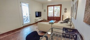 TV - 3 Bed Townhouse Sleeps 6 - Pool, Terrace, Views (Ayamonte)