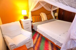 2 chambres, fer et planche à repasser, Wi-Fi, draps fournis