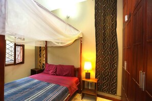 2 bedrooms, iron/ironing board, WiFi, bed sheets - Immaculate 2-Bedroom  Cottage in Kampala (kampala)