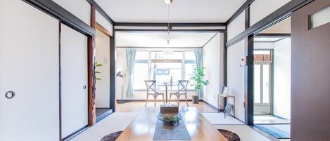 ベーシック コンドミニアム | リビング エリア