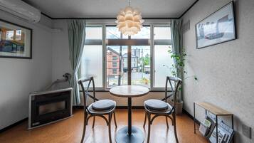 Condo cơ bản | Khu phòng khách | TV màn hình phẳng