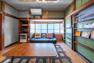 Rumah | Area keluarga | TV layar datar