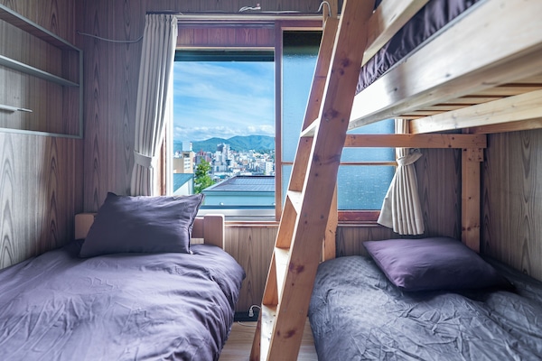 House | 2 bedrooms, free WiFi