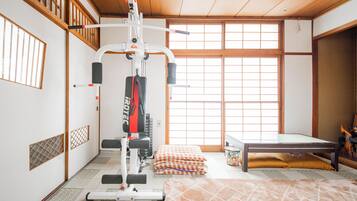 House | 3 bedrooms, desk, free WiFi, bed sheets